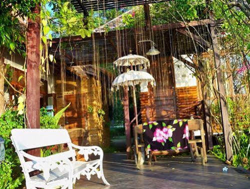 Golden Lake View Boutique Resort Kanchanaburi Exterior photo